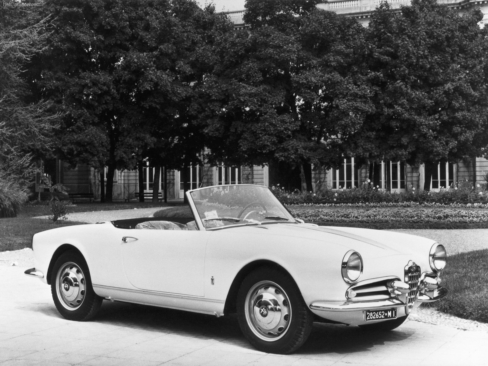 Alfa_Romeo-Giulietta_Spider-1955-2