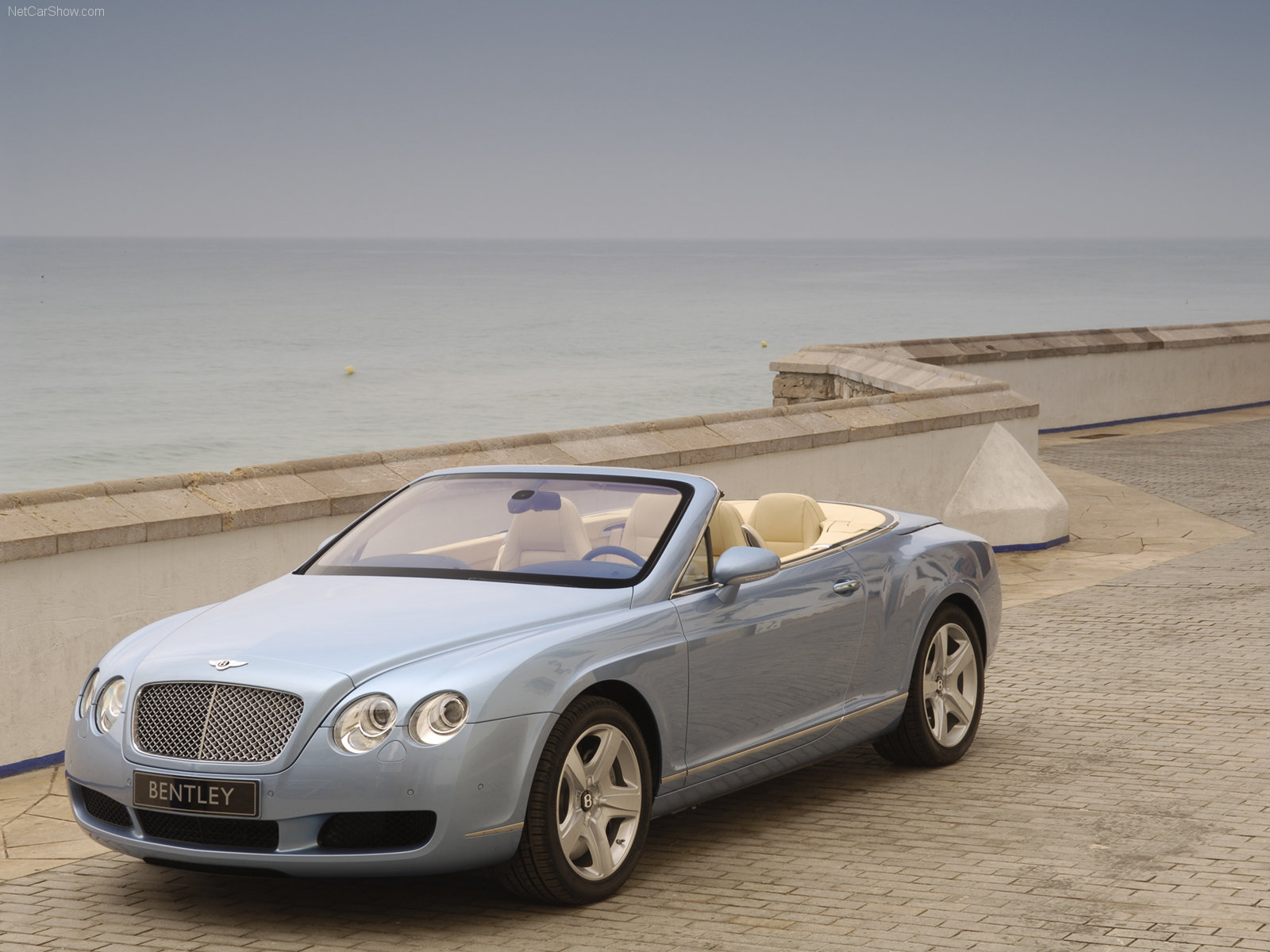 Bentley-Continental_GTC-2006