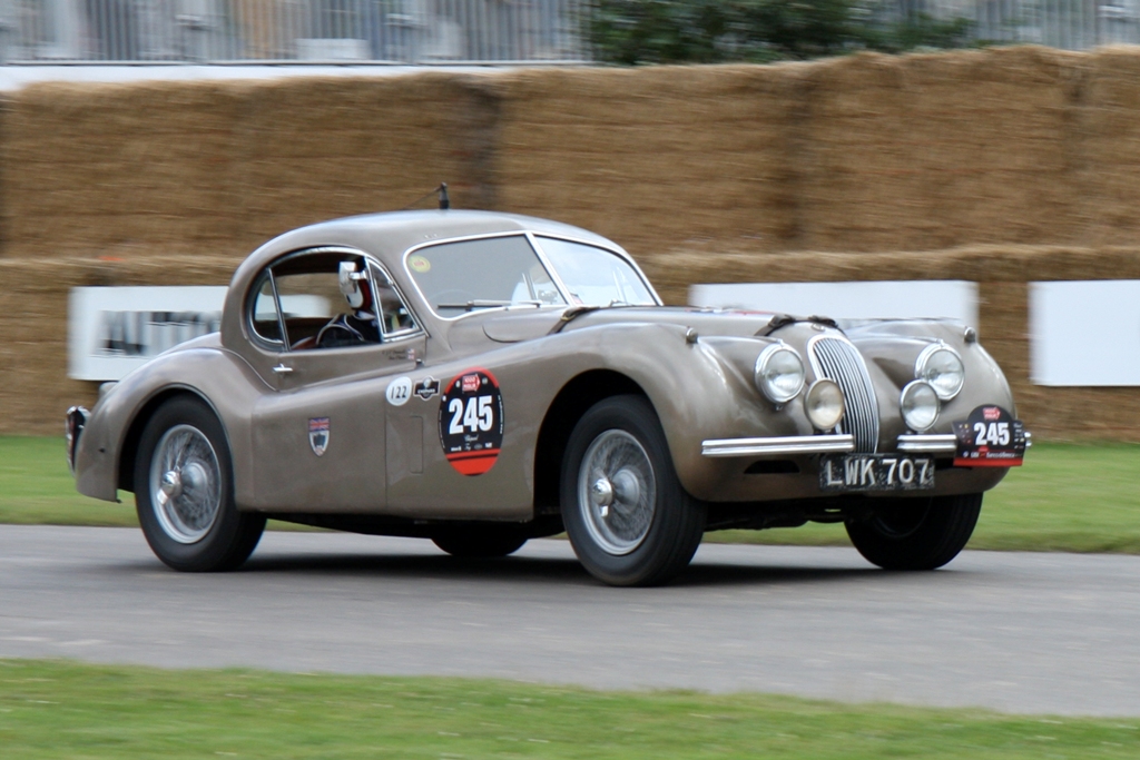 Jaguar_XK120-wiki-Brian-Snelson