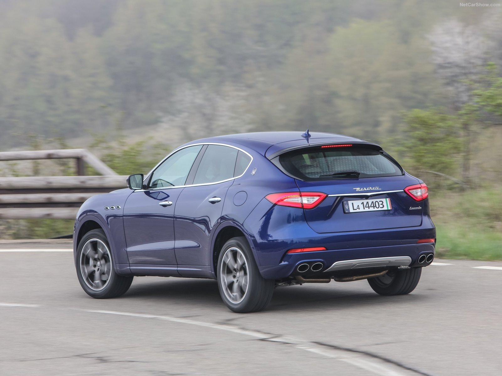 Maserati-Levante-2017-09