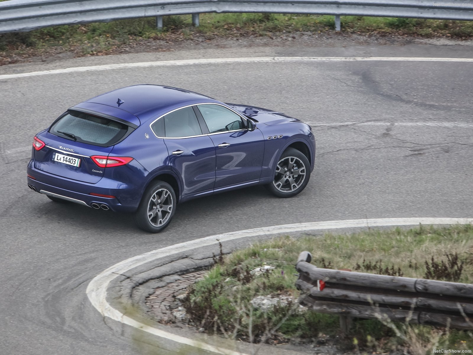 Maserati-Levante-2017-10