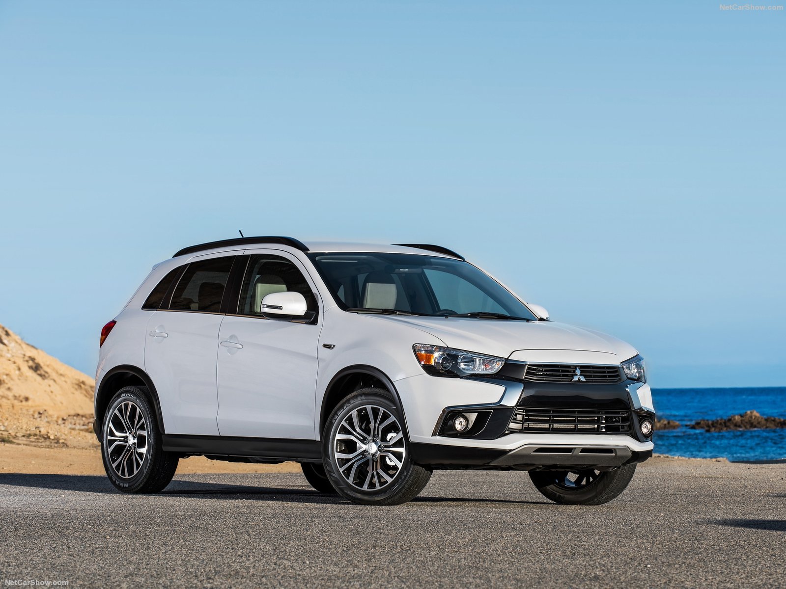 Mitsubishi RVR 2016